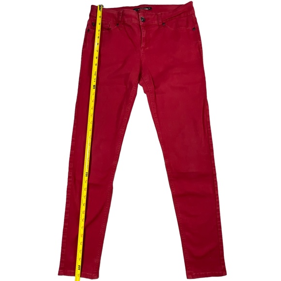 Lovesick size 9 red skinny pants, tiny skull studs, tiny heart on back pocket - Picture 6 of 8